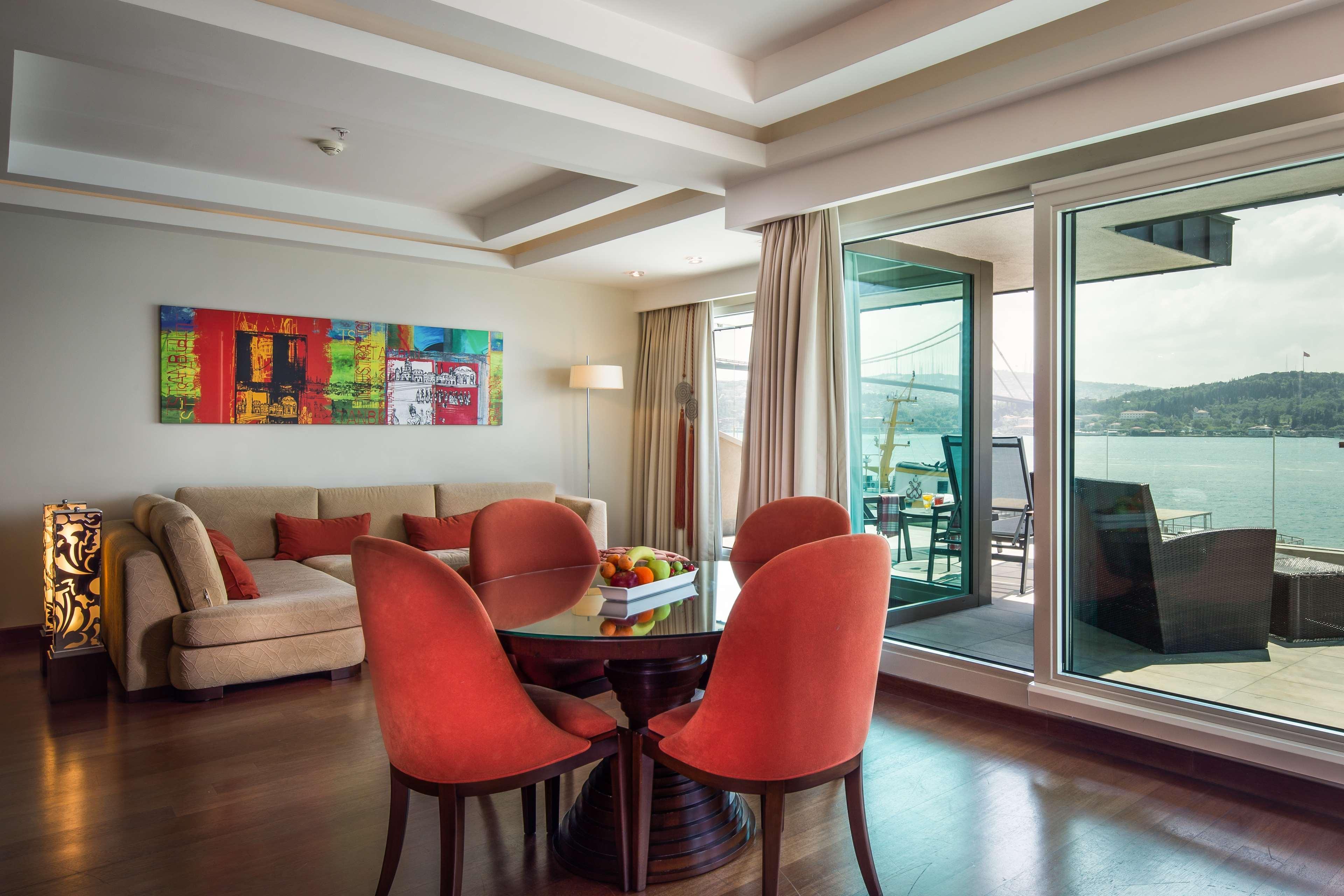 Radisson Blu Bosphorus Hotel Istanbul Exterior photo A suite at the hotel
